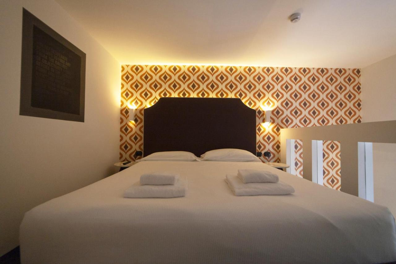 Hotel Al Campanile - Luxury Suites & Apartments Μπαβένο Εξωτερικό φωτογραφία