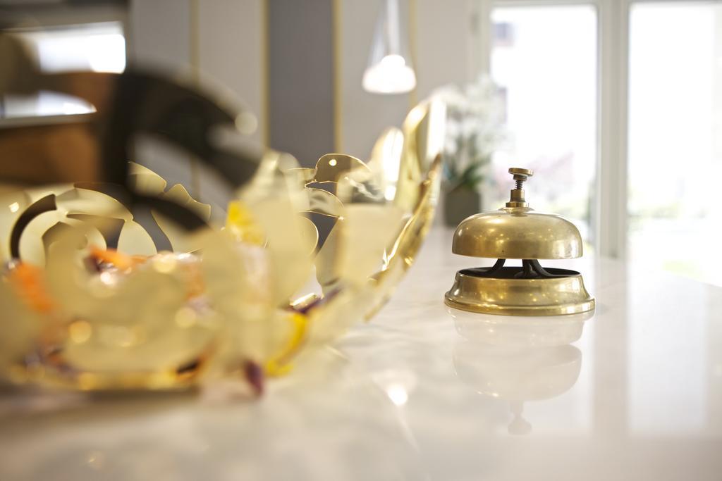 Hotel Al Campanile - Luxury Suites & Apartments Μπαβένο Εξωτερικό φωτογραφία