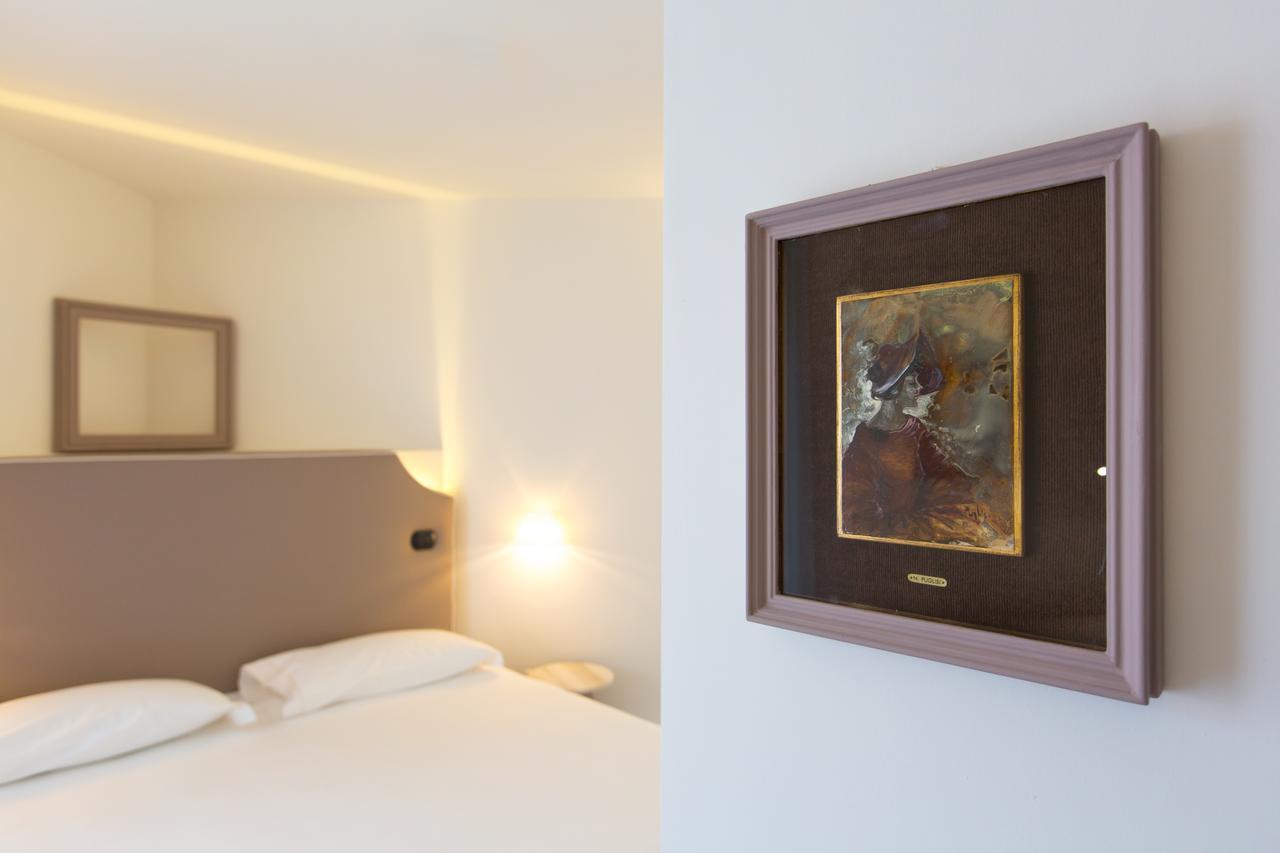 Hotel Al Campanile - Luxury Suites & Apartments Μπαβένο Εξωτερικό φωτογραφία