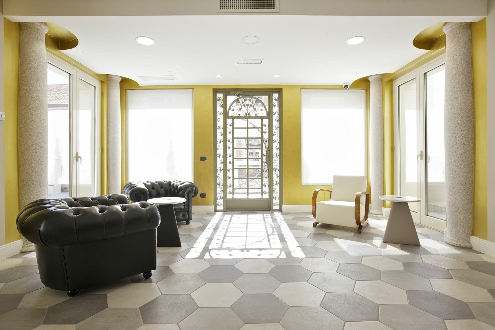Hotel Al Campanile - Luxury Suites & Apartments Μπαβένο Εξωτερικό φωτογραφία