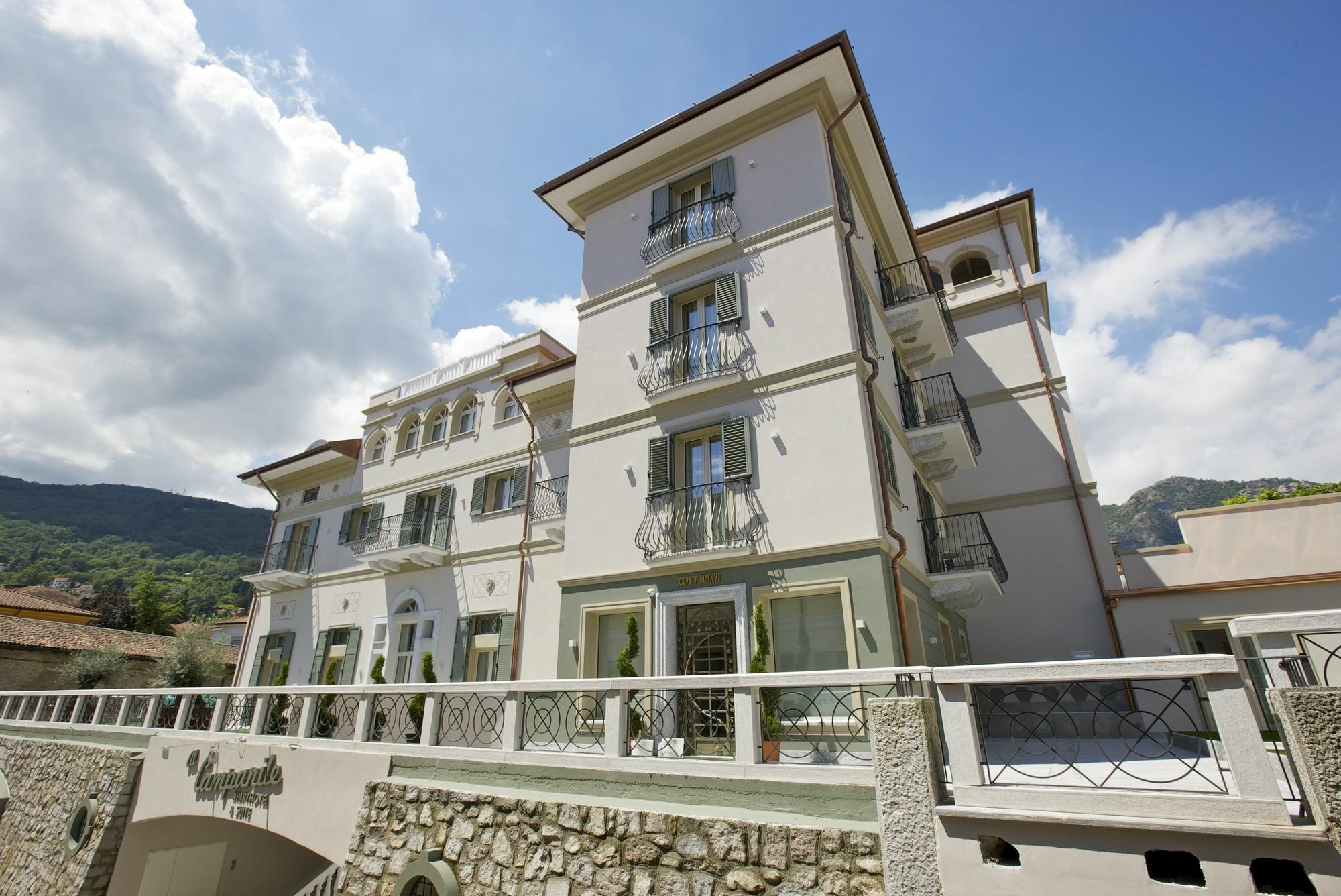 Hotel Al Campanile - Luxury Suites & Apartments Μπαβένο Εξωτερικό φωτογραφία